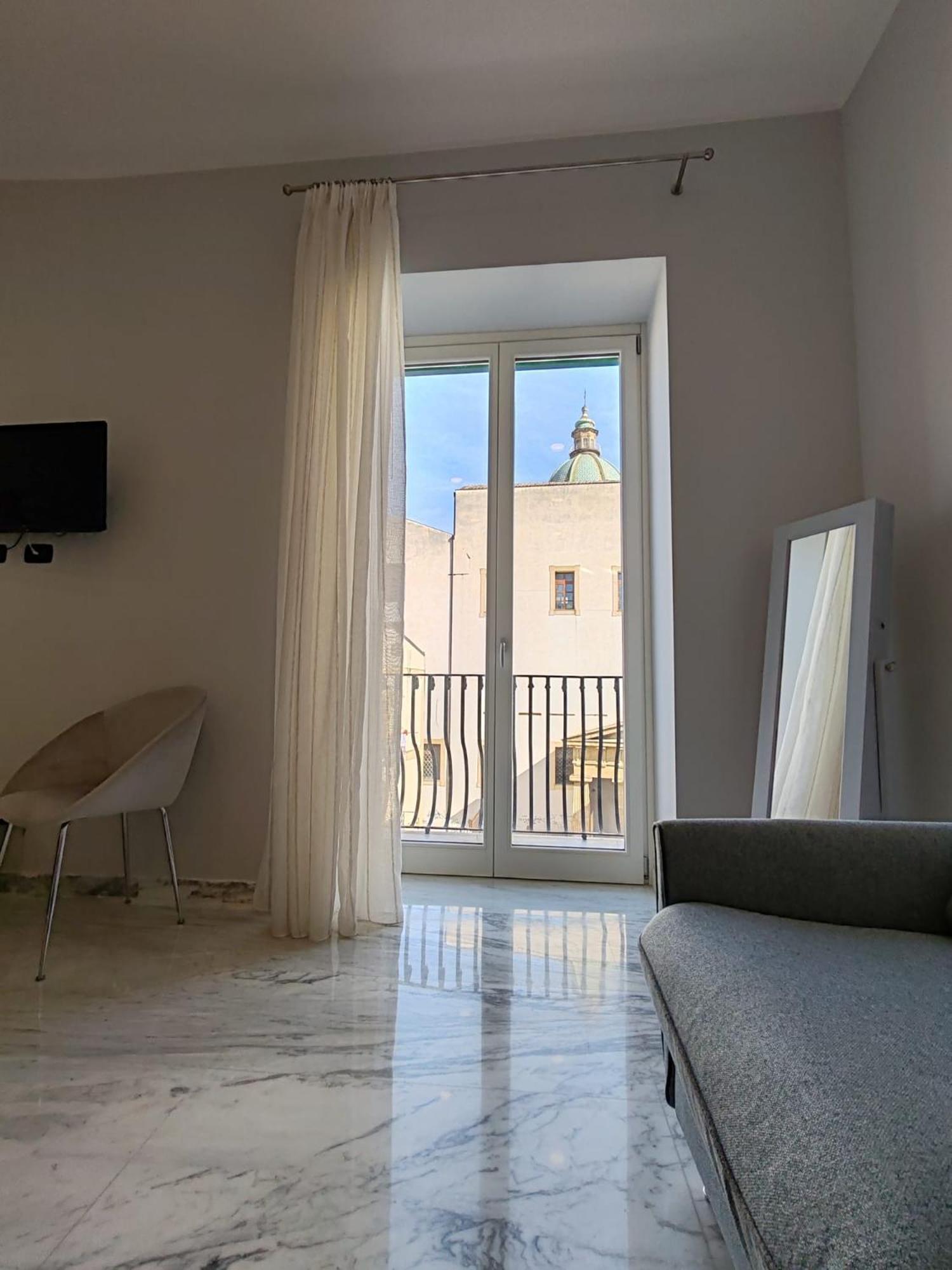 Lily Apartments Palermo Esterno foto