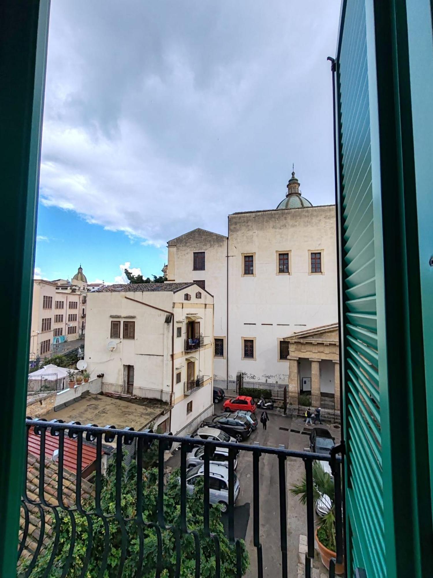Lily Apartments Palermo Esterno foto